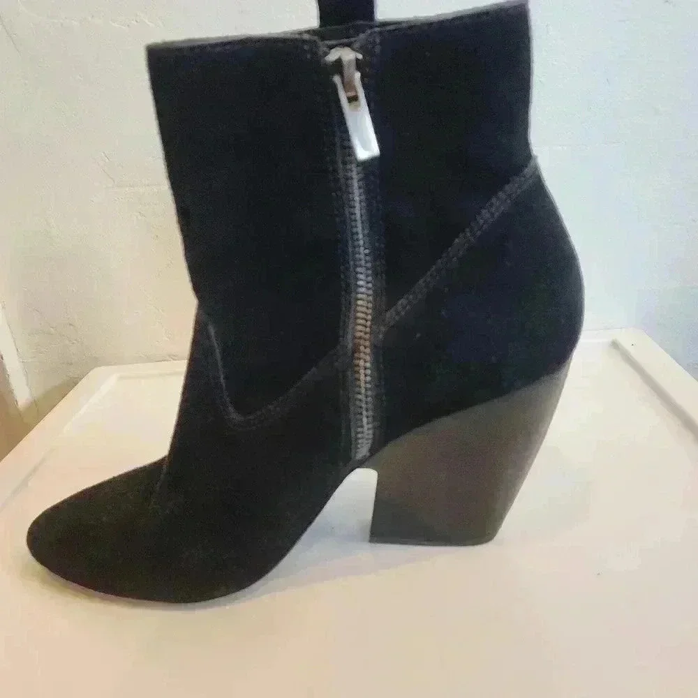 Pelle in Moda black suede leather western style booties